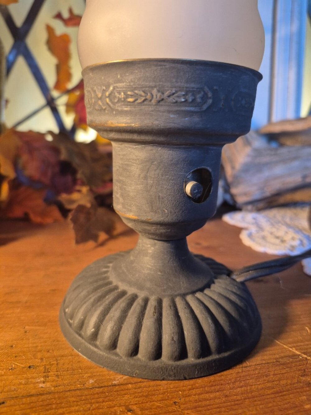 Cabinet of Curiosities 🧚‍♂️ Vintage Art Deco Boudoir Skyscraper Lamp - Picture 5 of 9